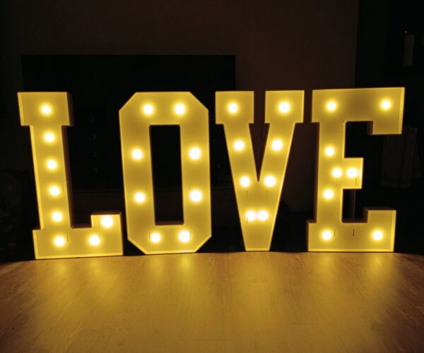 LED nápis LOVE