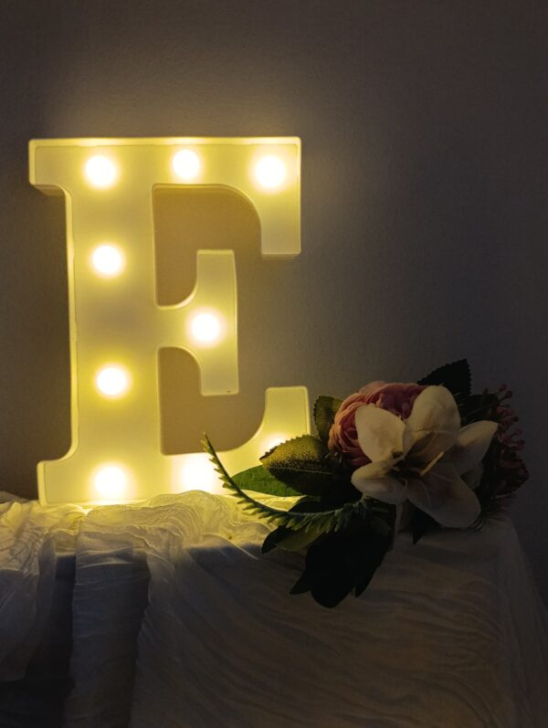 LED písmeno E