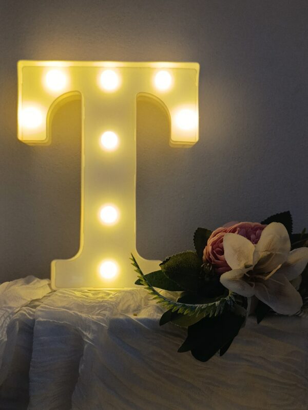 LED písmeno T