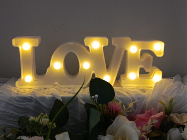 LED nápis LOVE