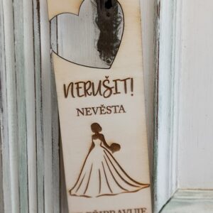 Nerušit nevěsta se připravuje