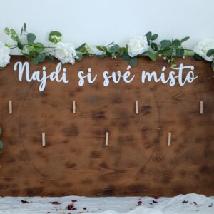 Cedule "Najdi si své místo"