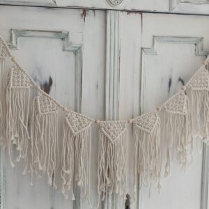 Závěs gyrlanda macrame