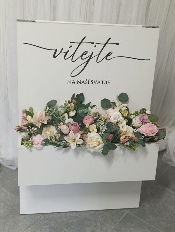 Stojan "Vítejte na svatbě"