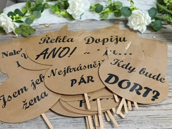 Rekvizity do fotokoutku